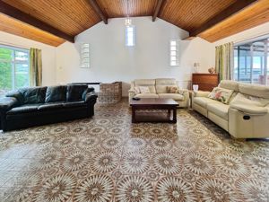 Lounge- click for photo gallery